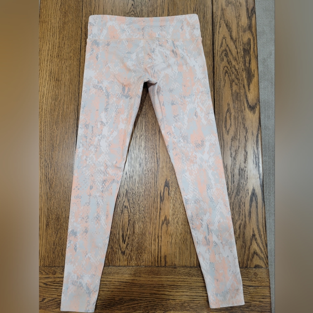 Alo Pastel Pink Snake Skin Print Leggings